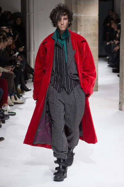 Look 18
